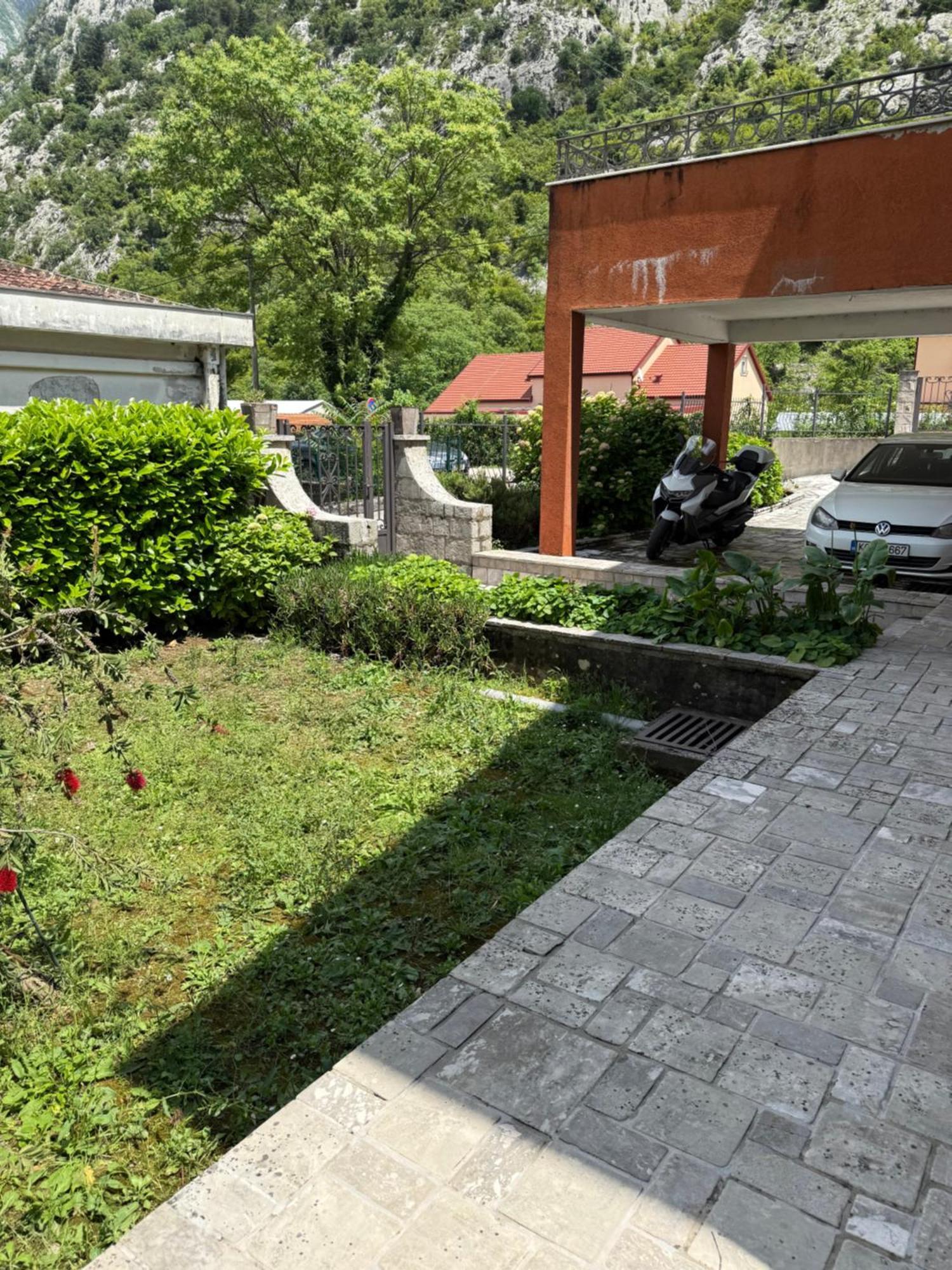 Apartment Damjan Kotor Buitenkant foto