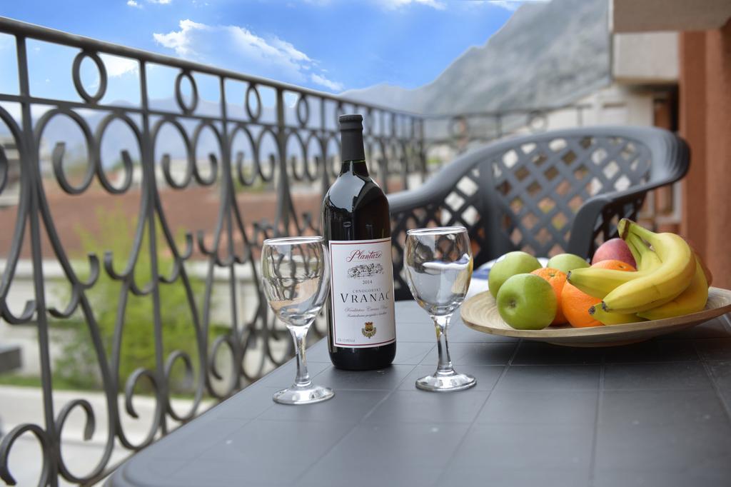 Apartment Damjan Kotor Buitenkant foto