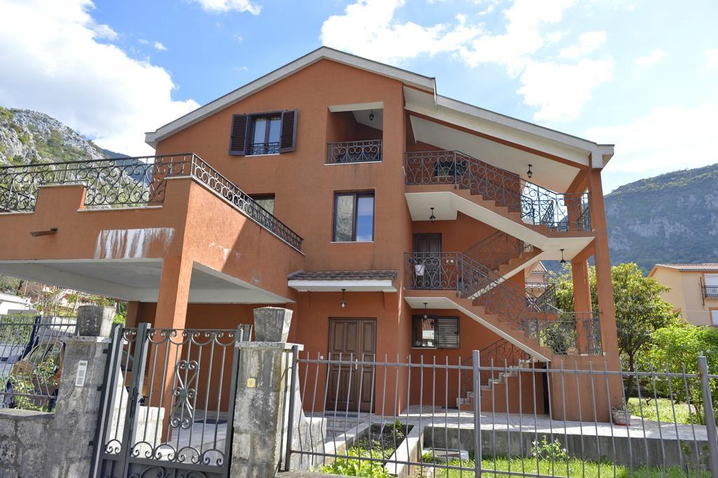 Apartment Damjan Kotor Buitenkant foto