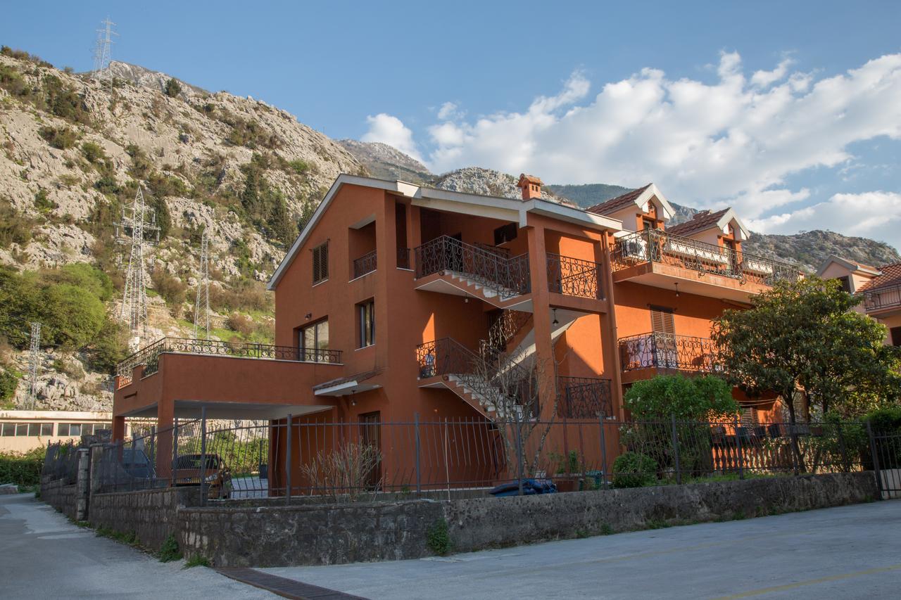 Apartment Damjan Kotor Buitenkant foto